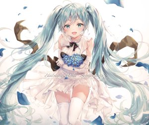 初音ミク,VOCALOID,r_o_ha,露肩,ブーケ,胸部,连衣裙,長手袋,手套,holding,长发,视线正对,横乳,開いた口,花瓣,笑顔,single,黑丝,双马尾,白丝,絶対領域