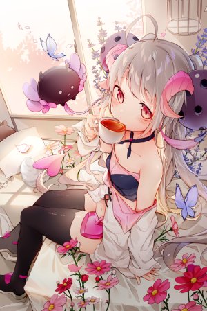 原创,amafuyu,呆毛,动物,前发,露肩,黑丝,脸红,露胸,蝴蝶,cleavage,holding,长发,长袖,视线正对,露脐,红色眼,衬衫,坐姿,貧乳,single