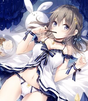 原创,望月椎那,露肩,露胸,茶发,项圈,cleavage,发饰,holding,巨乳,lingerie,长发,视线正对,横臥,露脐,胖次,紫色眼,缎带,single,下着