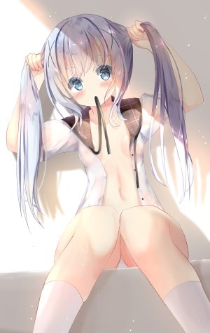 夏奈なつ,香風智乃,请问您今天要来点兔子吗?,前发,碧眼,青发,脸红,露胸,发饰,露脐,No-Bra,胖次,缎带,学校制服,水手服,衬衫,坐姿,貧乳,single,双马尾,下着,白丝